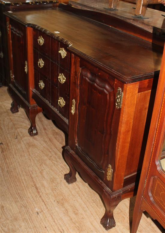 Reproduction mahogany sideboard(-)